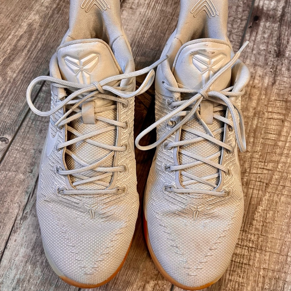 Nike Kobe A.D. - youth size 5
